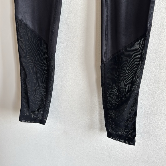 Alo Yoga High-Waist Sheila Legging - Picture 5 of 10